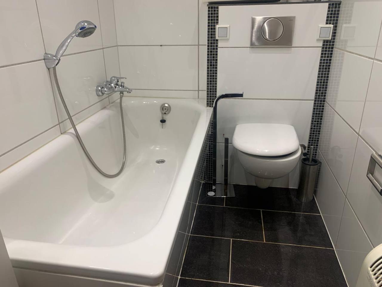 2 Room Apartament Messe Эссен Экстерьер фото